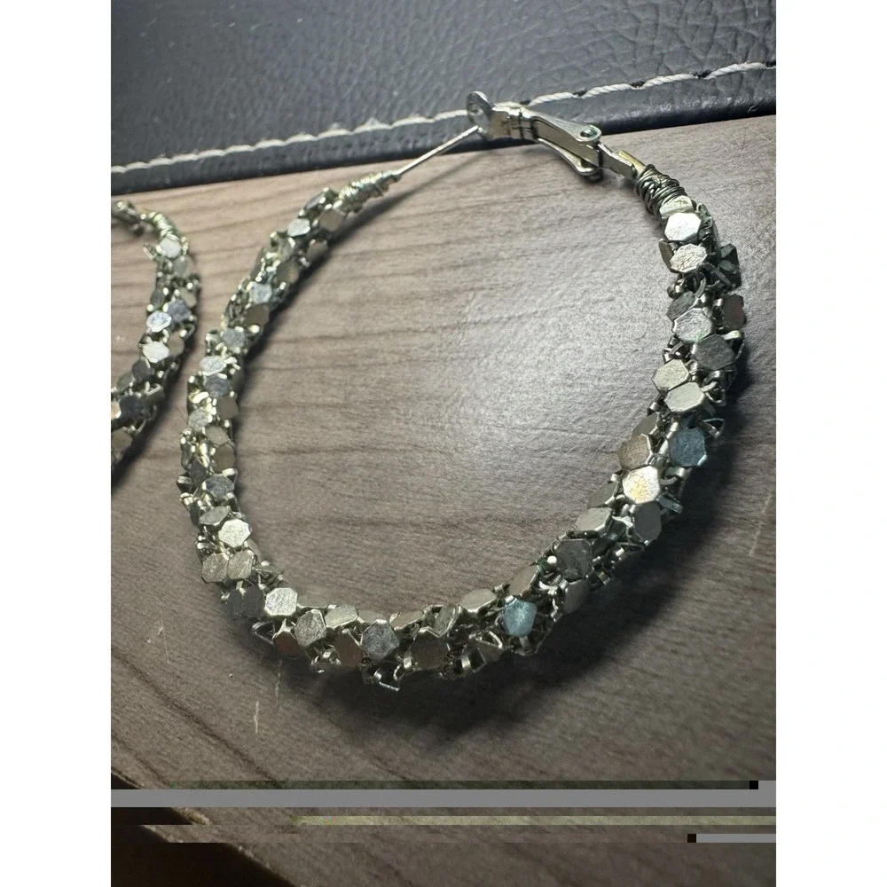4 Piece Jewelry Lot Papparazzi 3 Sets of Earrings 1 Ring Most New Bows Heart
